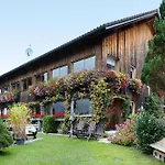 Haus Voegel Pensión 3*
